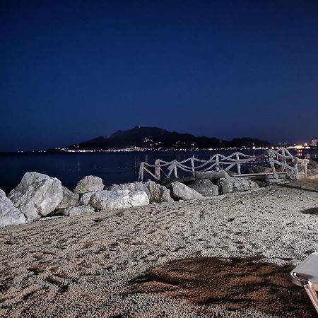 Point Ephemere Beachfront Apartments Закинтос Екстериор снимка