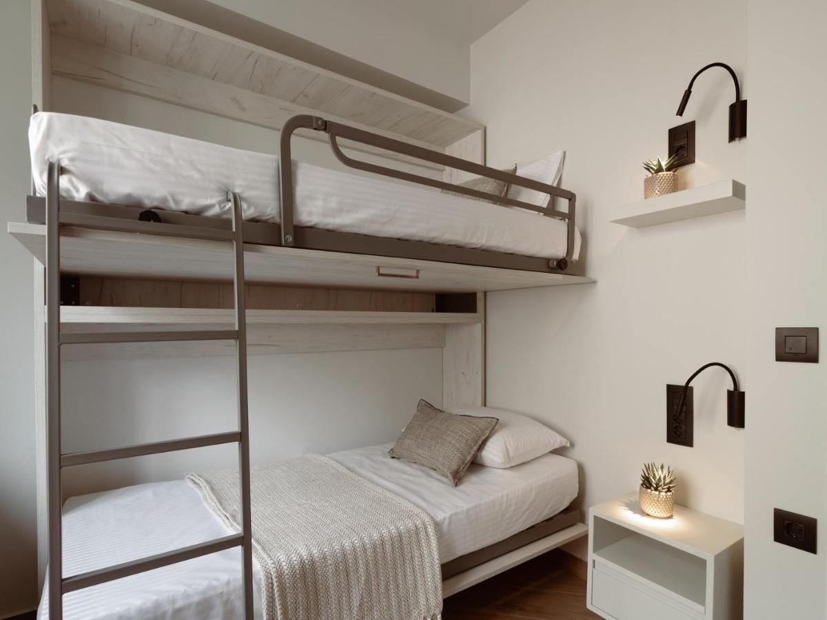 Point Ephemere Beachfront Apartments Закинтос Екстериор снимка
