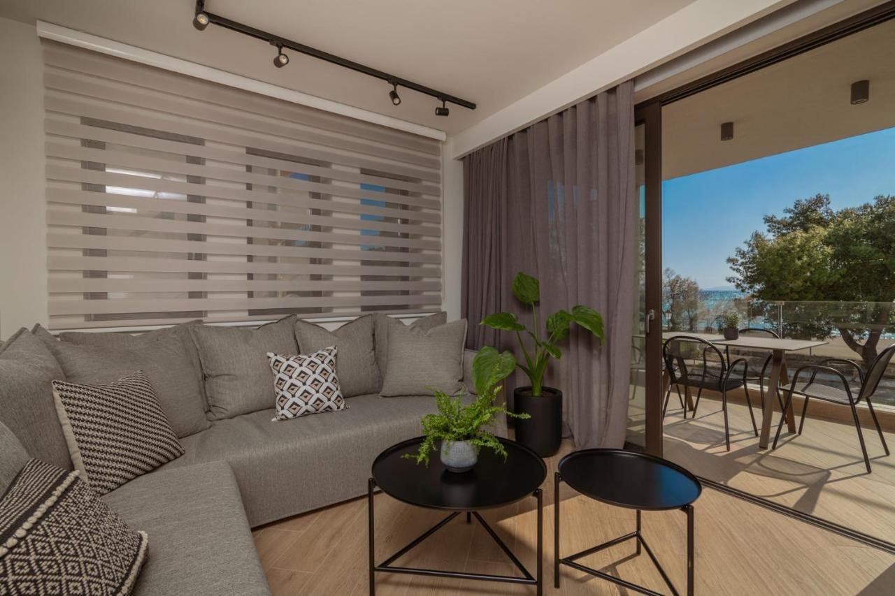 Point Ephemere Beachfront Apartments Закинтос Екстериор снимка