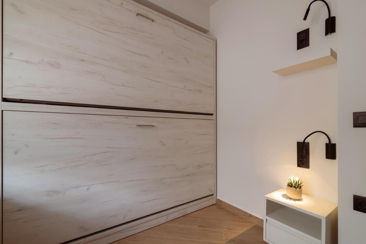 Point Ephemere Beachfront Apartments Закинтос Екстериор снимка