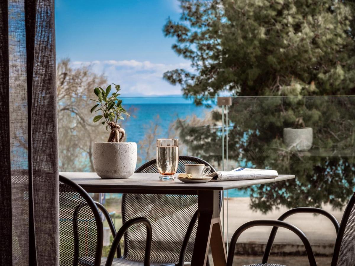 Point Ephemere Beachfront Apartments Закинтос Екстериор снимка