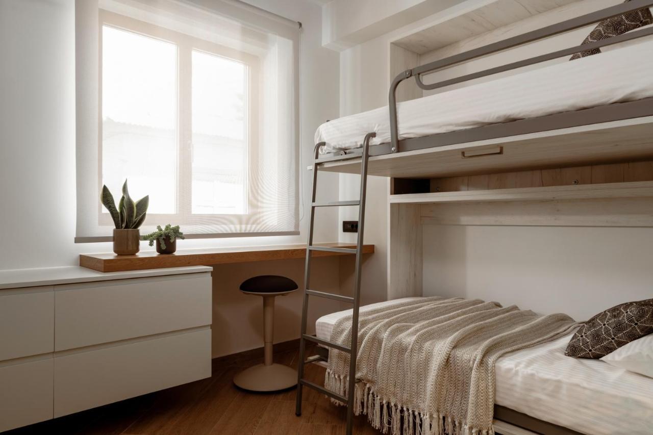 Point Ephemere Beachfront Apartments Закинтос Екстериор снимка