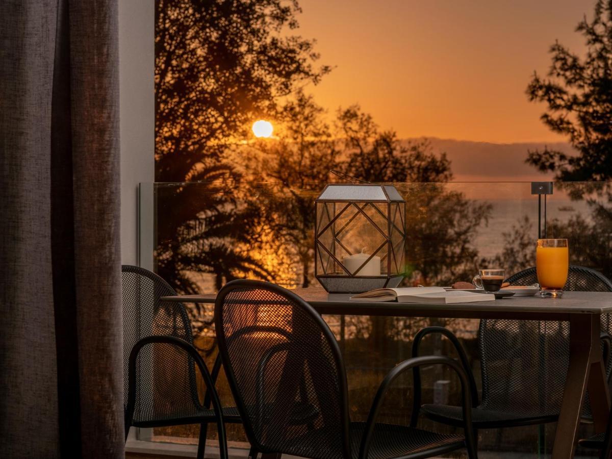 Point Ephemere Beachfront Apartments Закинтос Екстериор снимка
