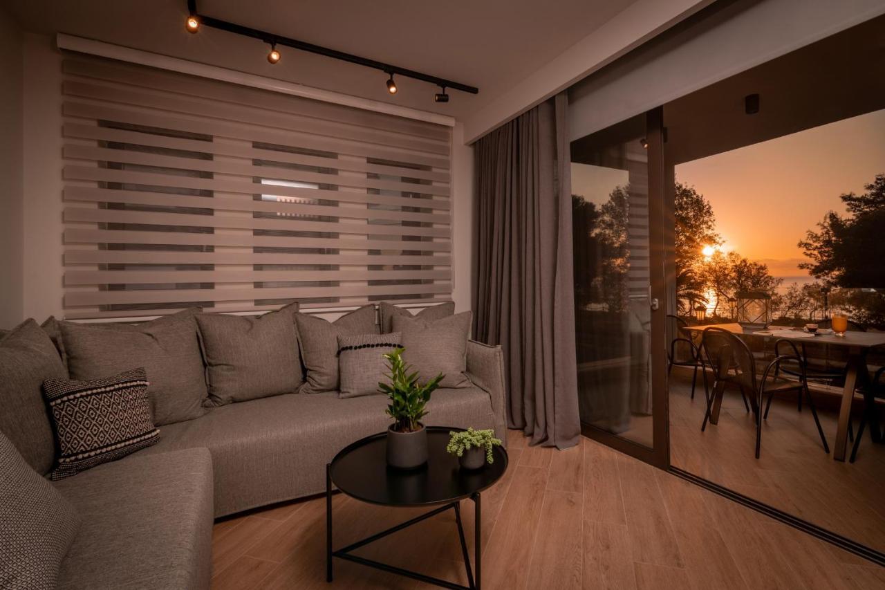 Point Ephemere Beachfront Apartments Закинтос Екстериор снимка