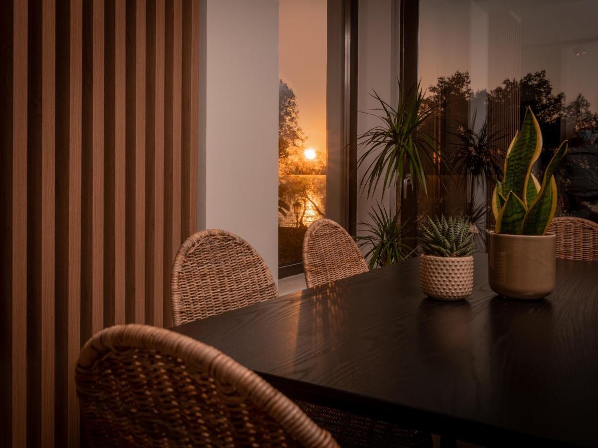 Point Ephemere Beachfront Apartments Закинтос Екстериор снимка