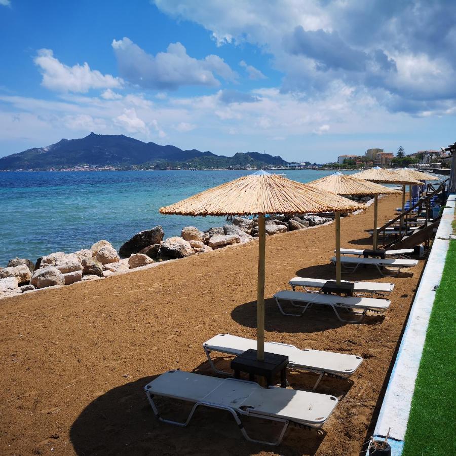Point Ephemere Beachfront Apartments Закинтос Екстериор снимка