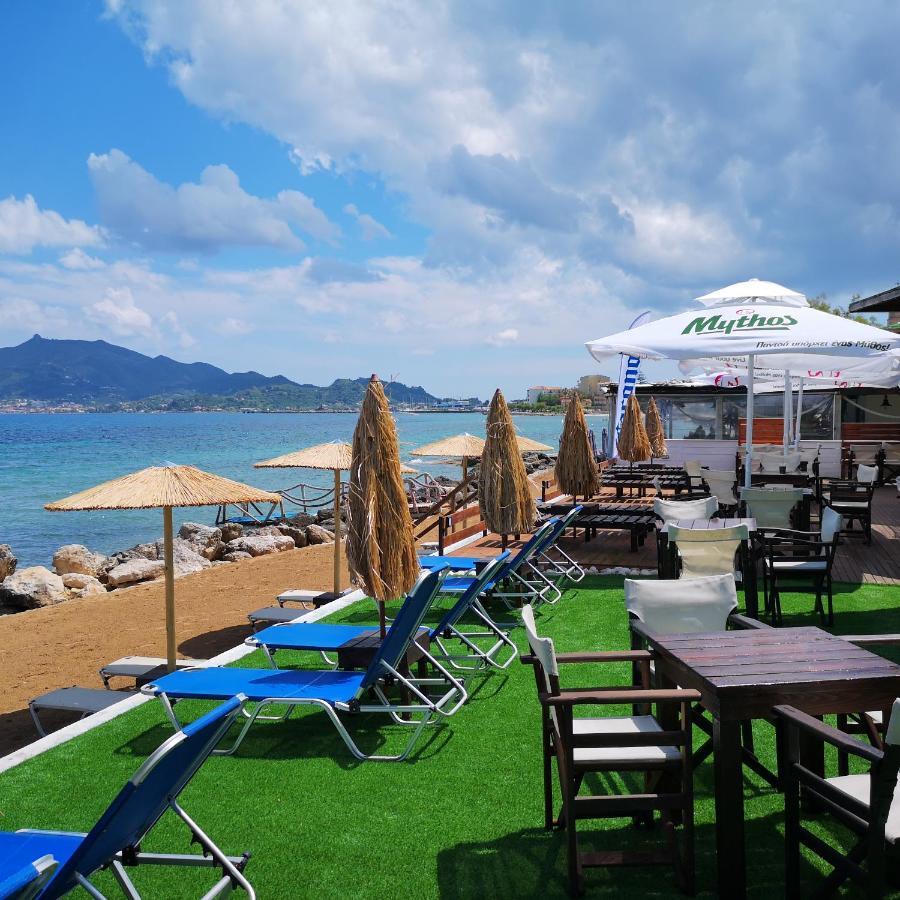 Point Ephemere Beachfront Apartments Закинтос Екстериор снимка